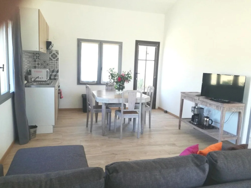 House With one Bedroom in Saint-gilles, With Shared Pool and Wifi