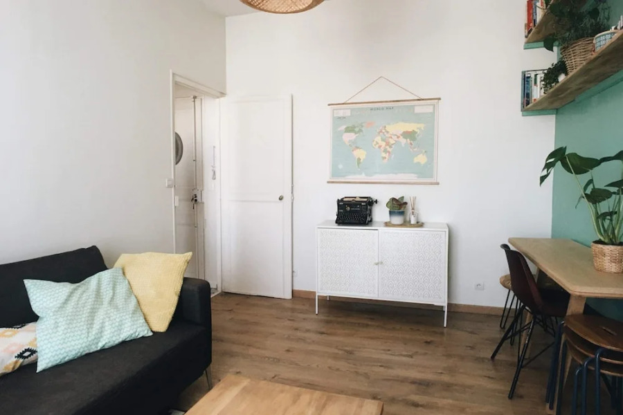 Newly Renovated and Bright Apartment