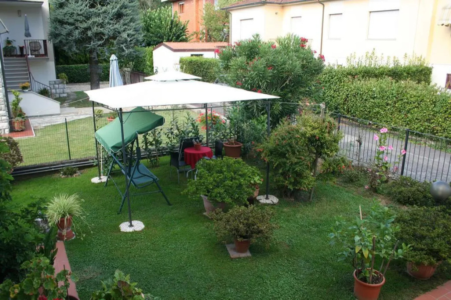 Annalisa In The Green