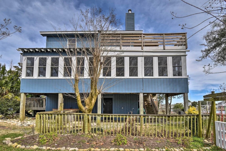 Canal-front Paradise w/ Dock in Kill Devil Hills