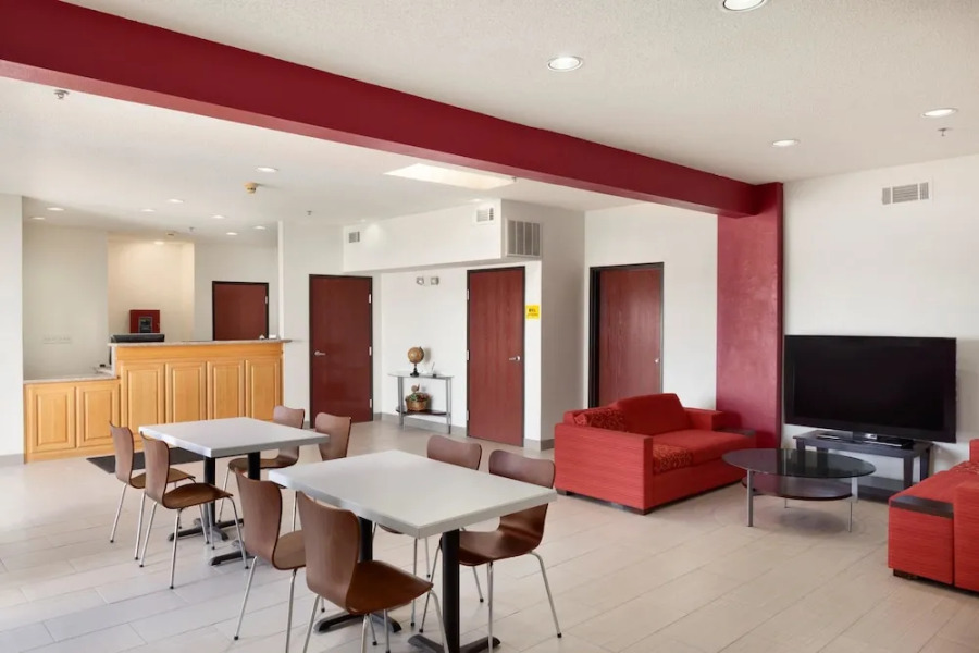 Super 8 by Wyndham Garland/Rowlett/East Dallas Area