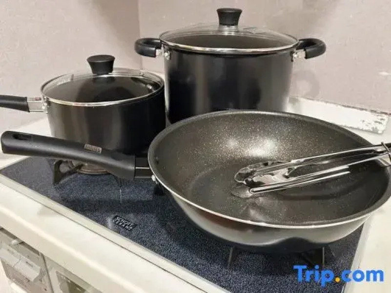 Whole House / 10 ppl/ 3 Parking /Free Wifi!