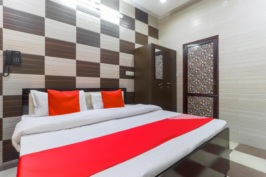 OYO 43318 Aayat Apartment