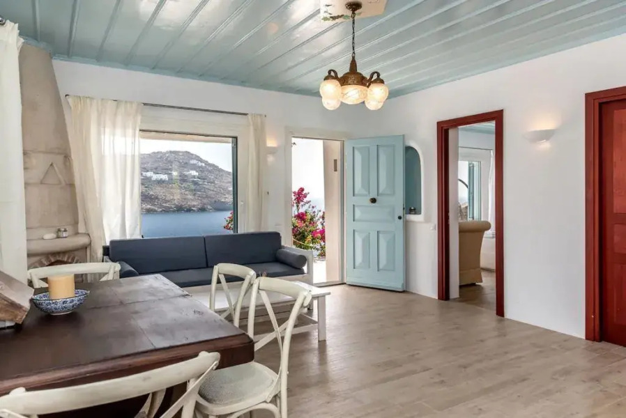 Etesians Suites & Villas