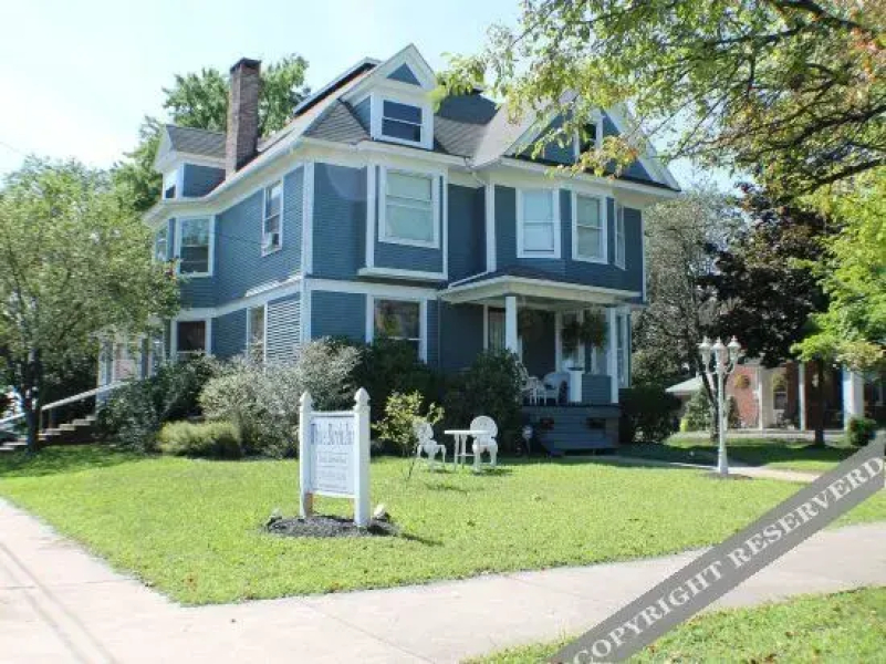 The White Birch Inn & Annex