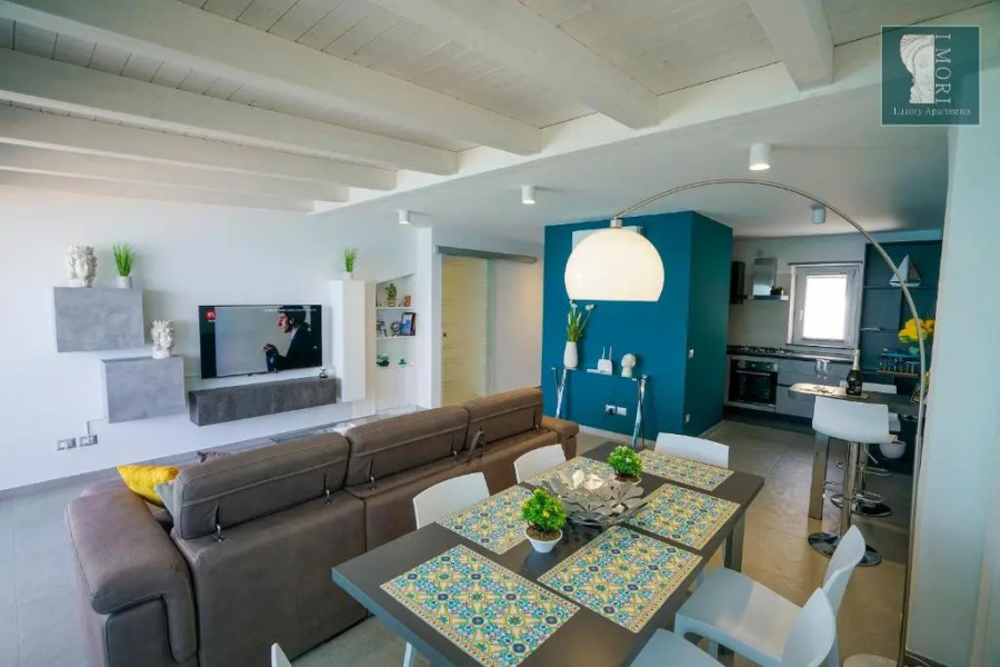 "I MORI LUXORY APARTMENTS" - Attico mansardato con incantevole vista mare