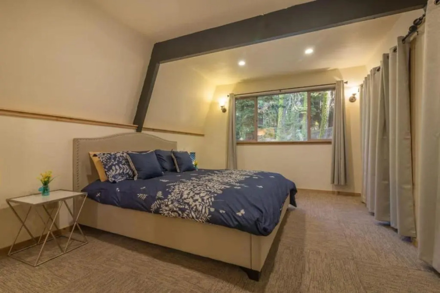 Midnight by Avantstay Remodeled Alpine Meadows A-frame