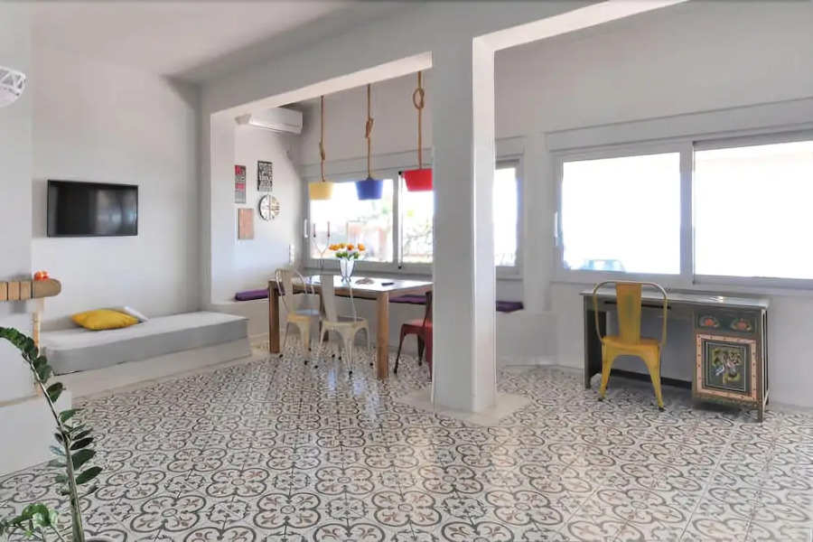 Beachfront Apartment Downtown