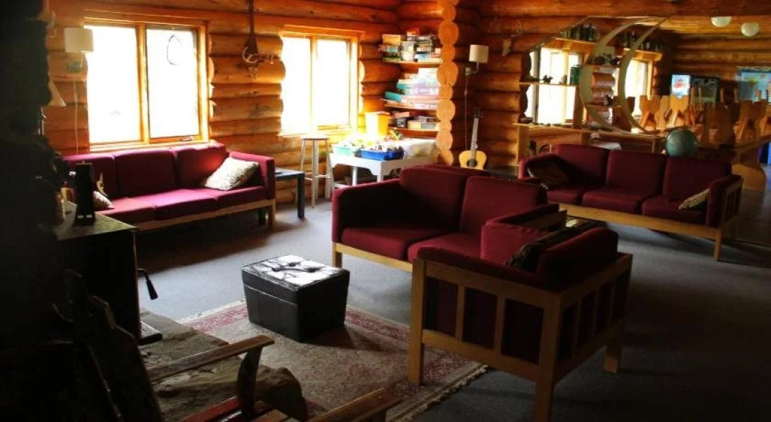 HI-Nordegg Shunda Creek Hostel