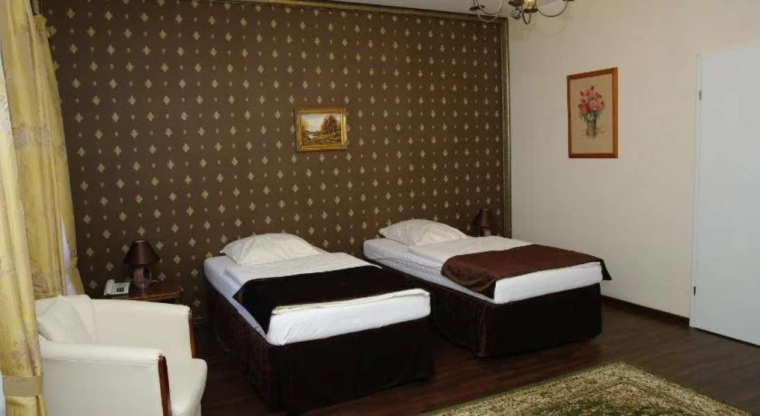 Pensjonat - Restauracja Żółty Domek