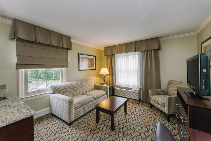 Holiday Inn Express & Suites Merrimack