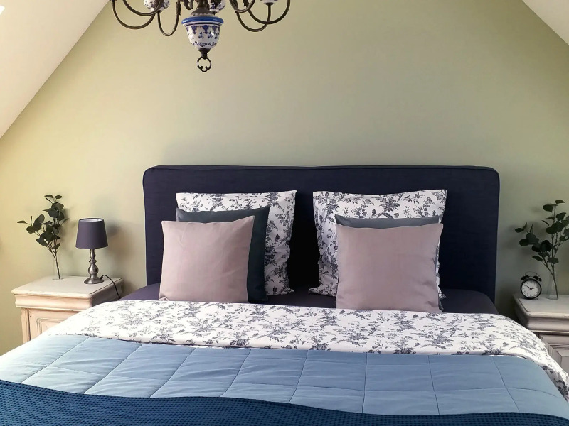 Chic Villa in La Chapelle-blanche-saint-martin With Jacuzzi