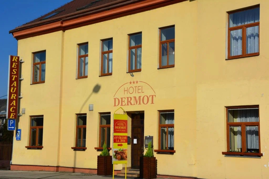 Hotel Dermot