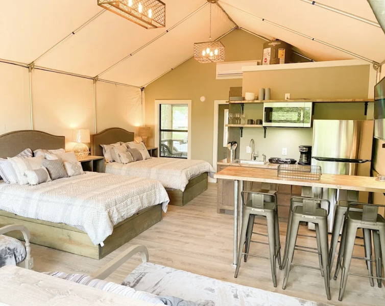 11 Son's Geronimo - Birdhouse Cabin