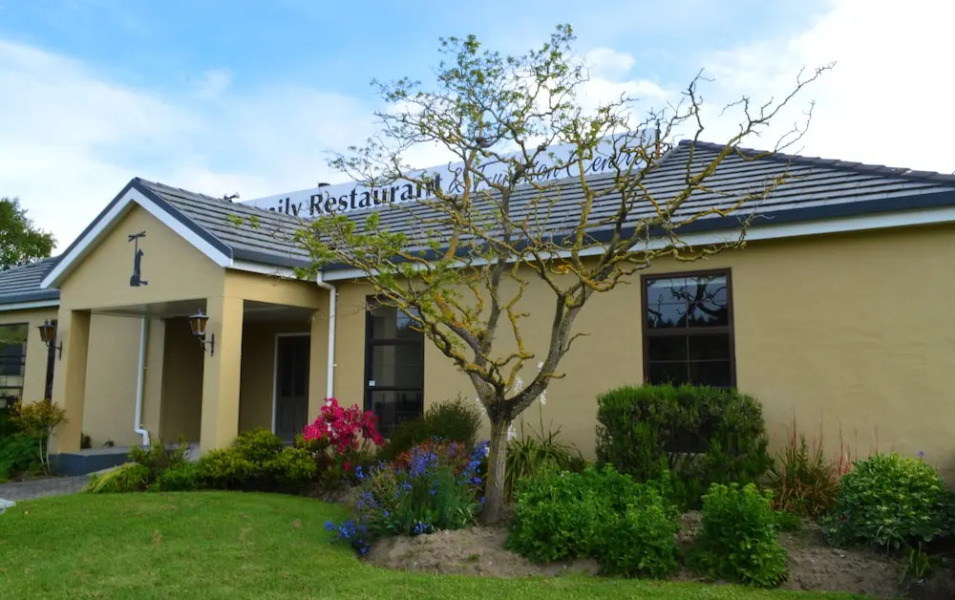 Brightwater Motor Inn