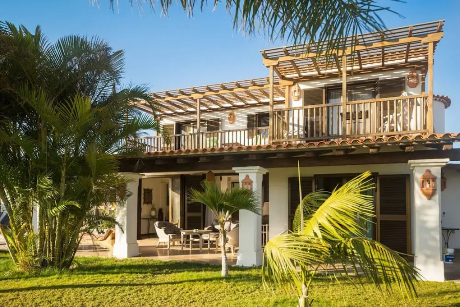 1327 La Quinta Heights