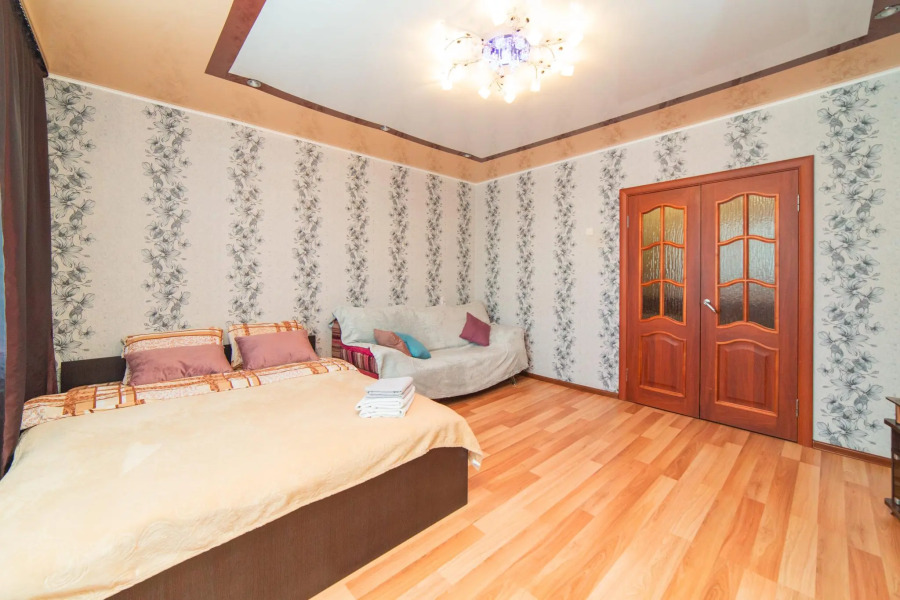 Ночник на улице Муравленко 35