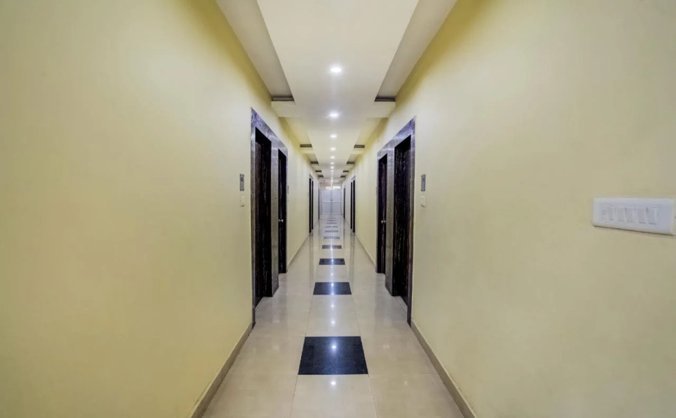 The Grand Yash By OYO Rooms