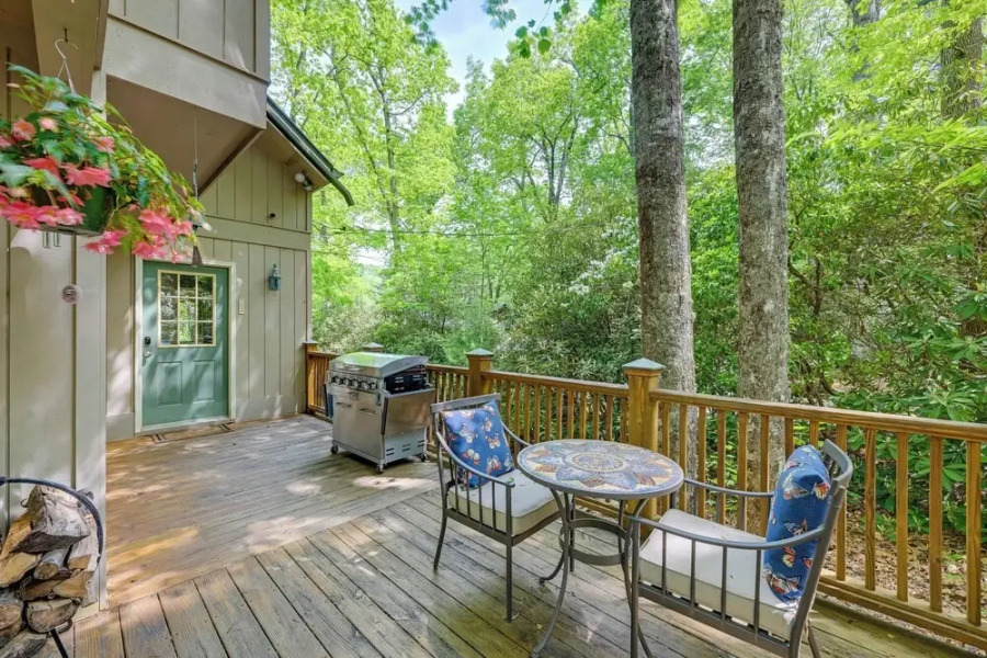 'smallwood' Cute Highlands Home w/ Screened Porch!