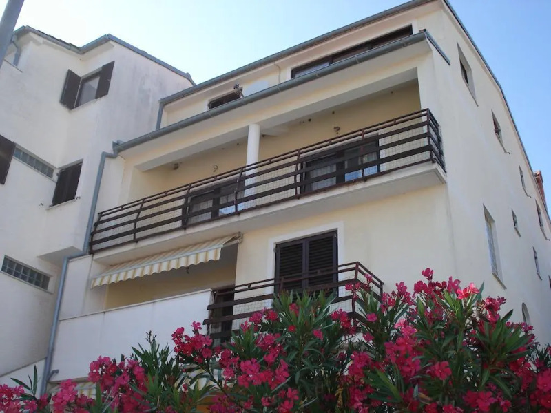 OINA Apartments