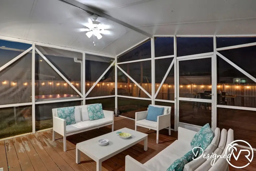 Renovated2 Br with Private Hot tub