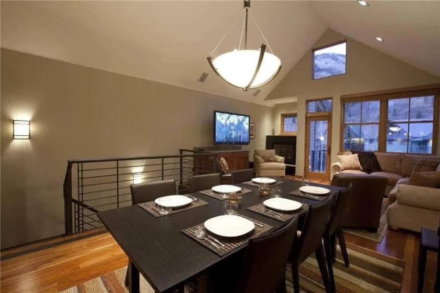 S. Mahoney Dr - Owl Meadows 24