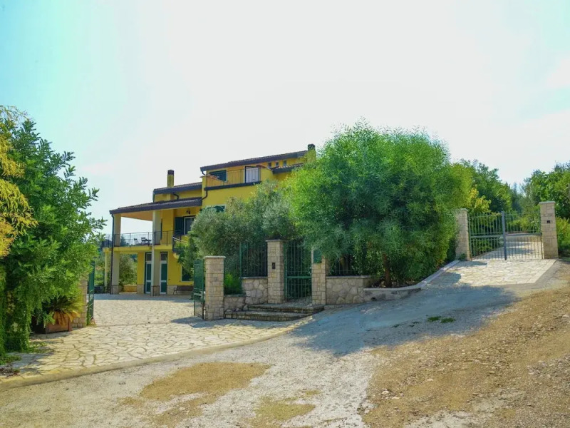 Comfortable Holiday Home in Torrecuso Italy With Pool