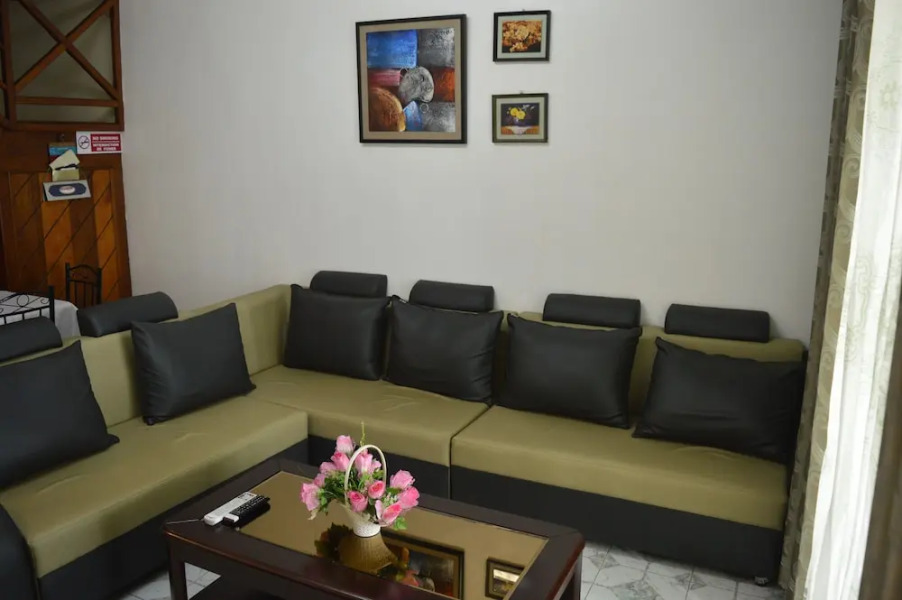 La Joliette Bungalow - Opposite Pereybere Beach