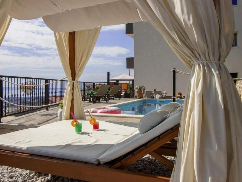 Premium Holiday Home in Kučine-Mravinci with Swimming Pool