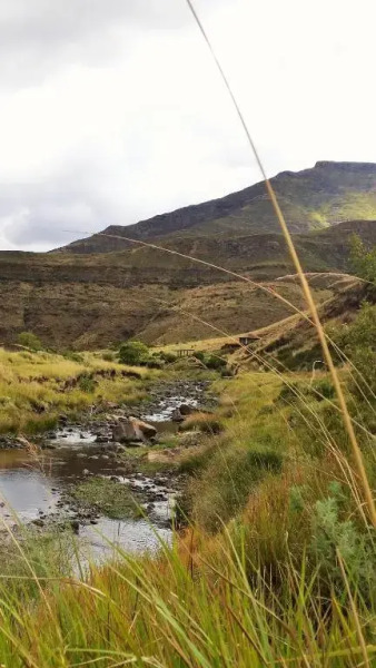 Amanzi Empilo Bungalow