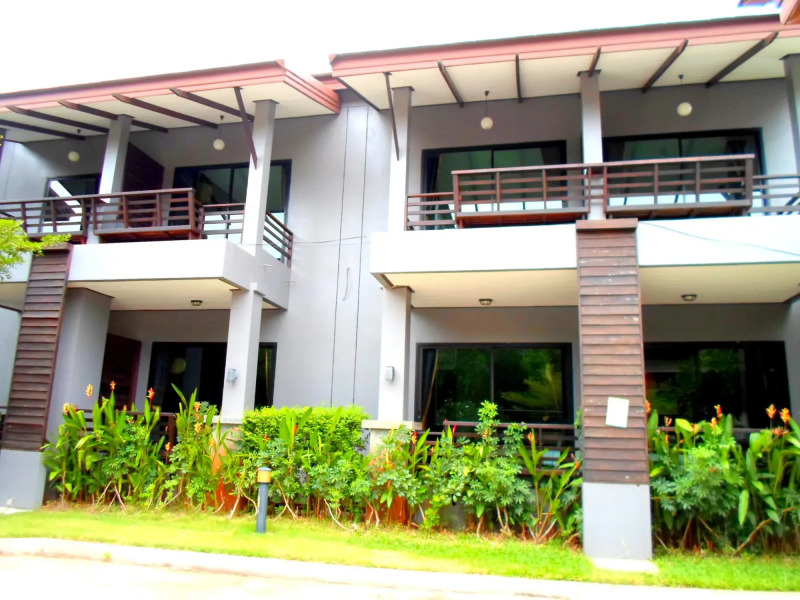 Naraya Riverside Resort