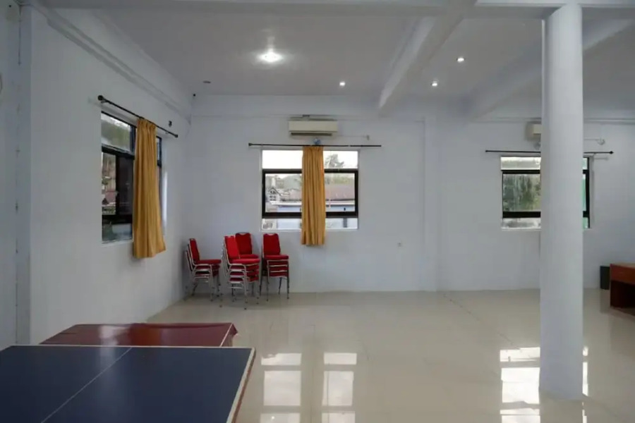 RedDoorz near Kamali Beach Bau Bau