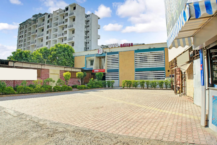 OYO 17342 Aditya Service Apartment