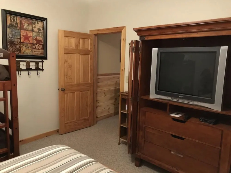 Light`s Mountain Lake Overlook