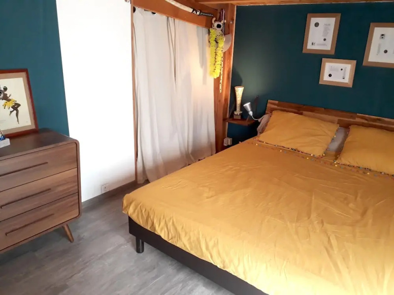 Chalet with 3 Bedrooms in Roquemaure, with Private Pool, Enclosed Garden And Wifi