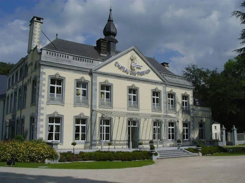 Le Chateau Des Thermes