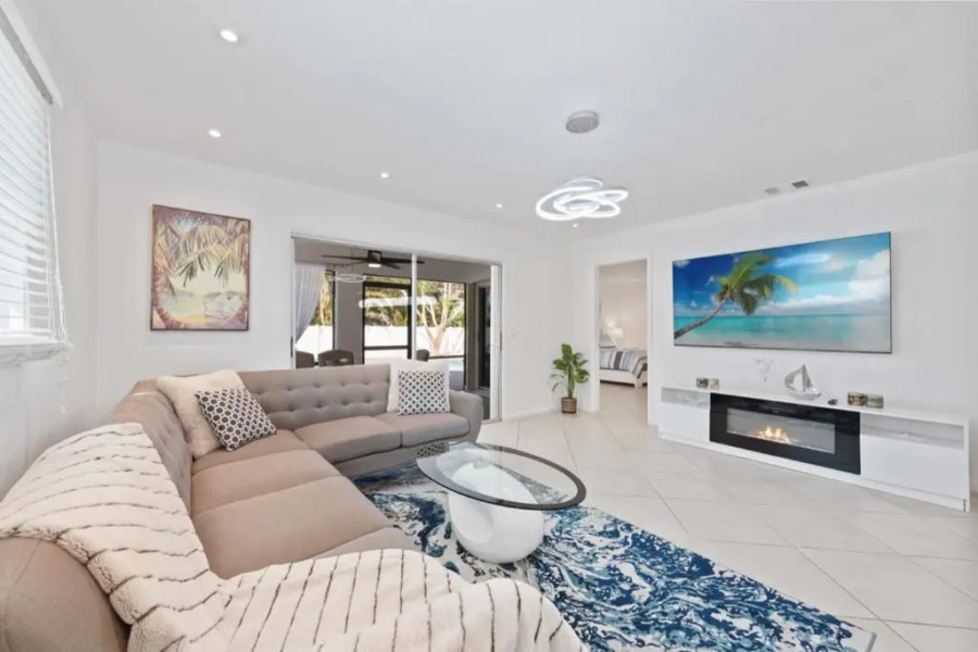 Close to Vanderbilt Beach home!