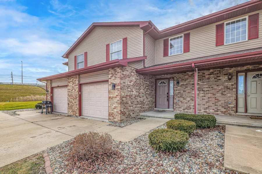 Bourbonnais Townhome ~ 3 Mi to ONU Campus!