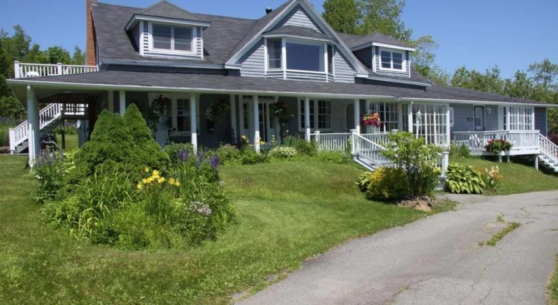 Broadwater Inn & Cottages