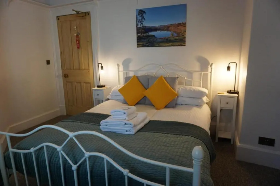 Lake View Country House and Self-catering Apartments