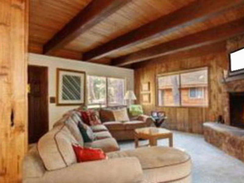 Tahoe Vista Lodge by RedAwning