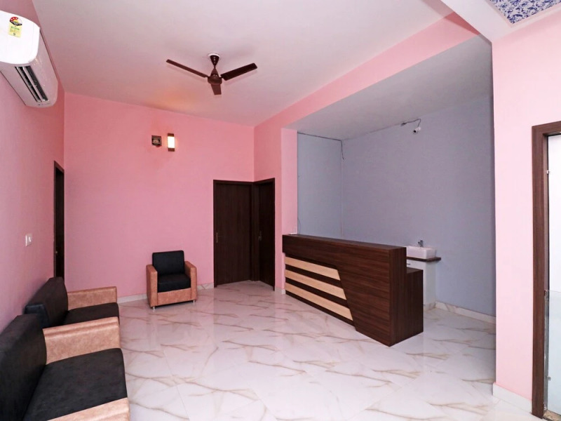 Oyo 23416 Maharaja Hotel