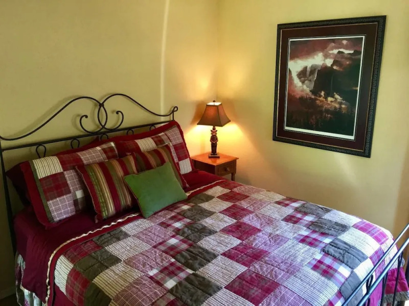 Romantic Rogue River Cottage ~ Near Del Rio Winery