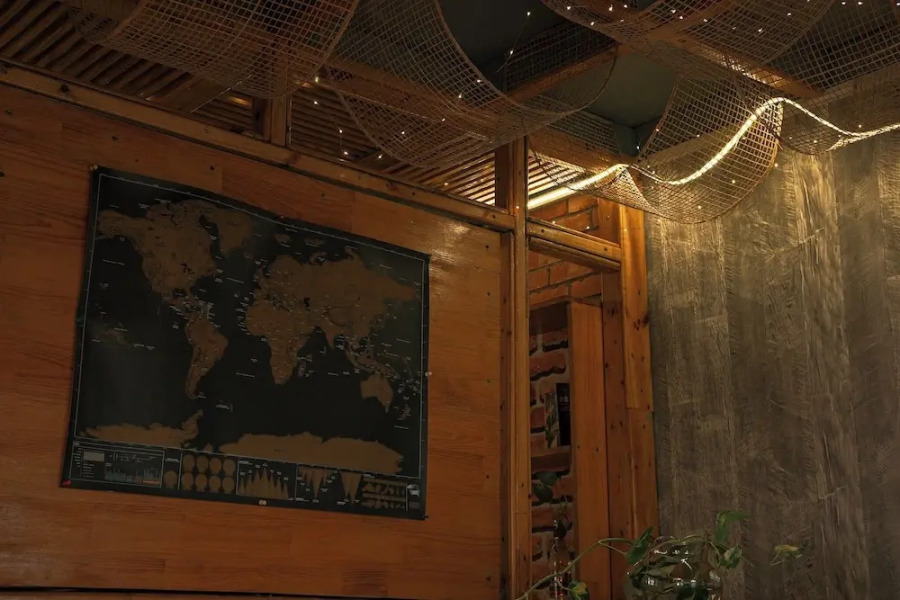 1984 Hotel Kien Giang