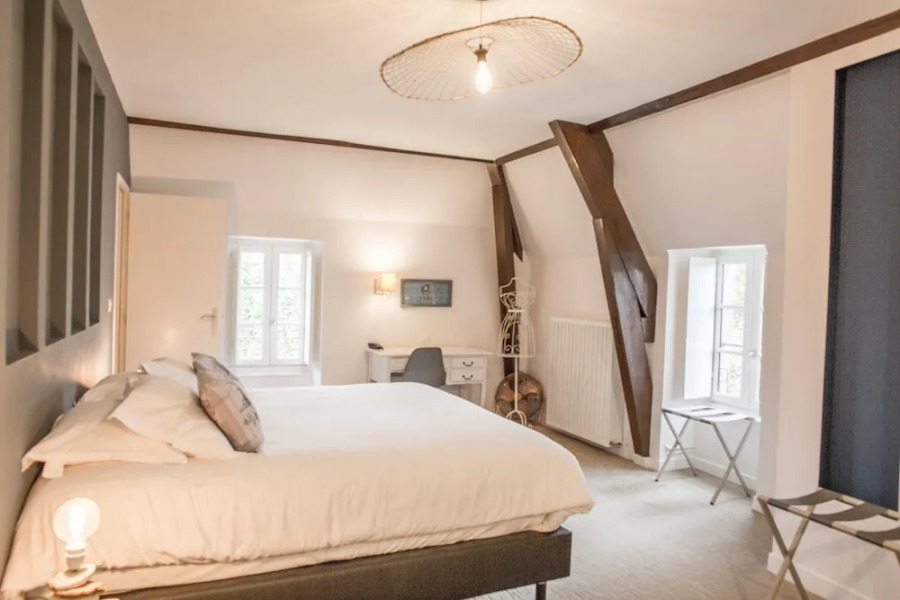 Domaine de La Briandais, a place of electromagnetic sobriety