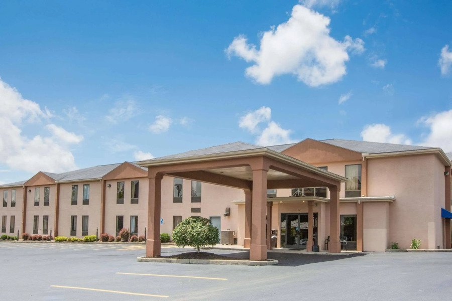 Howard Johnson Express Inn - Beckley