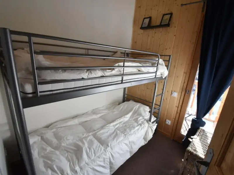 Splendid Chalet in Chamrousse With TV