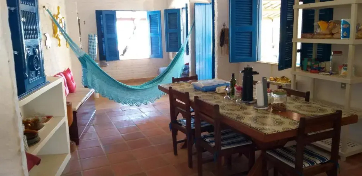 Casa duplex em frente ao mar, com 5 quartos.