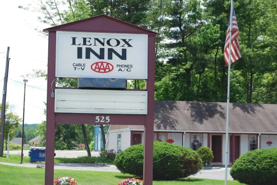 Lenox Inn