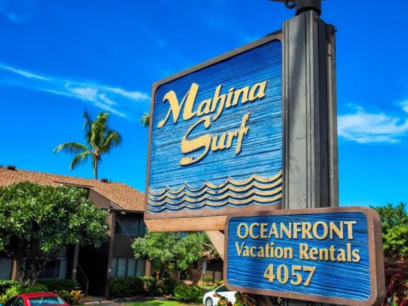 Mahina Surf